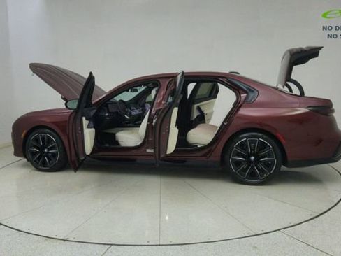 Used 2024 BMW i7 eDrive50 w/ M Sport Package RWD image 74