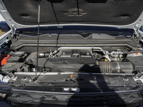 Used 2025 Chevrolet Colorado ZR2 w/ Technology Package image 15