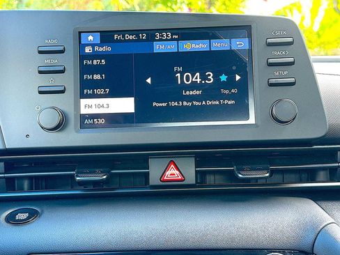 Used 2025 Hyundai Elantra Sport image 12