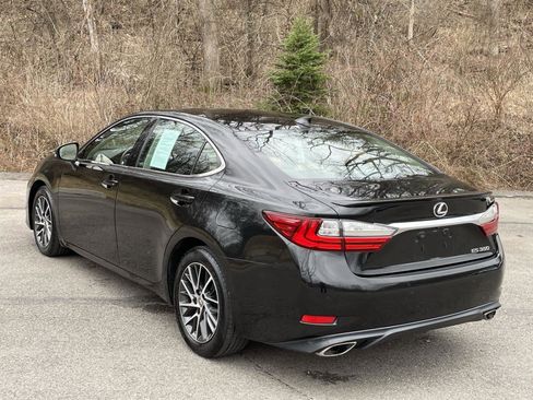 Used 2017 Lexus ES 350 w/ Luxury Package image 3