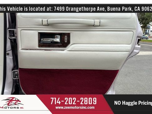 Used 1992 Lincoln Town Car Signature image 50
