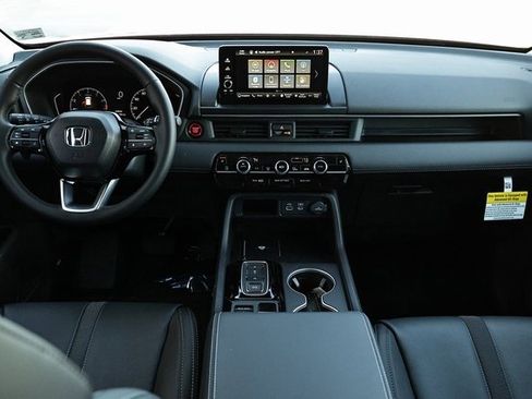 New 2025 Honda Pilot Touring image 32