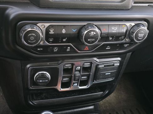 Used 2022 Jeep Gladiator Sport AWD/4WD image 22