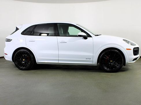 Used 2023 Porsche Cayenne GTS image 8