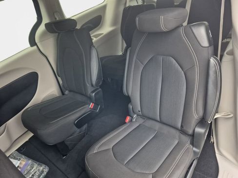 Used 2024 Chrysler Voyager LX image 19
