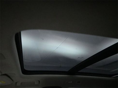 Used 2025 Volvo XC40 B5 Ultra image 19