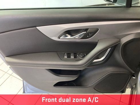 Used 2025 Chevrolet Blazer LT AWD/4WD image 13