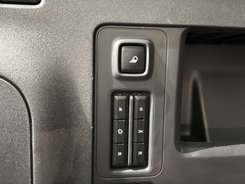Used 2025 Lincoln Navigator L Reserve AWD/4WD image 31