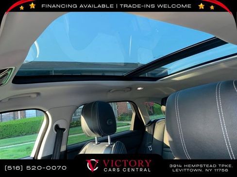 Used 2020 Land Rover Range Rover Velar S image 21