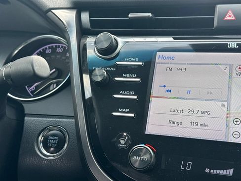 Used 2019 Toyota Camry XLE w/ Navigation Package FWD image 22