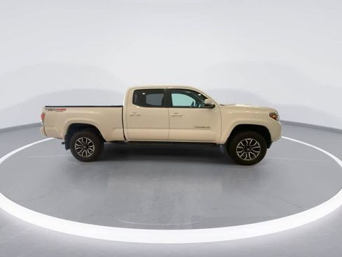 Used 2021 Toyota Tacoma TRD Sport AWD/4WD image 9