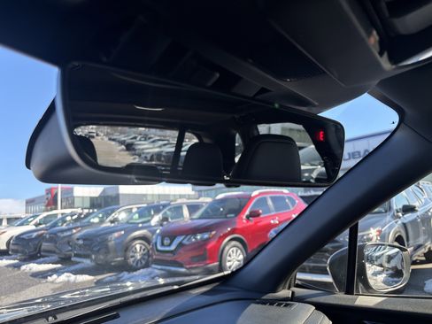 Used 2025 Subaru Forester Limited image 30