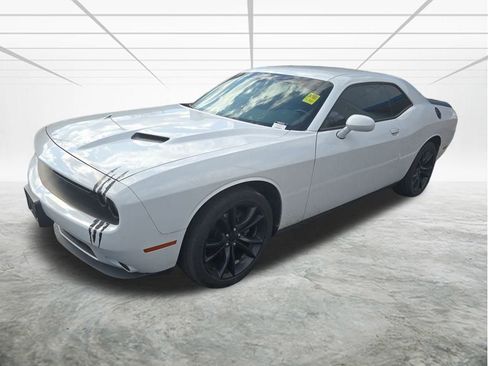Used 2016 Dodge Challenger SXT w/ Blacktop Package image 5