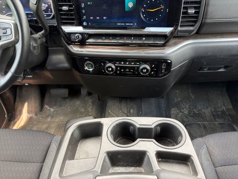 Used 2023 Chevrolet Silverado 1500 LT AWD/4WD image 18