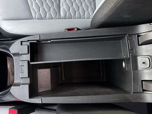 Used 2020 Chevrolet Equinox LS image 20