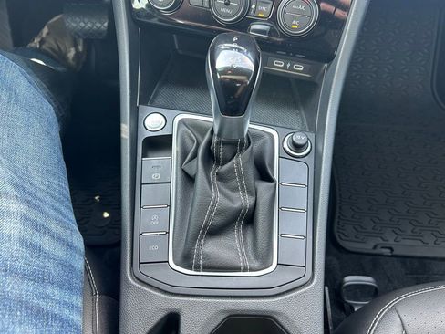 Used 2024 Volkswagen Jetta SE image 21