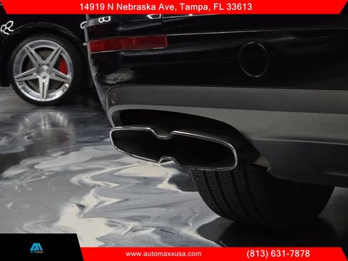 Used 2020 Bentley Bentayga Design Series AWD/4WD image 19