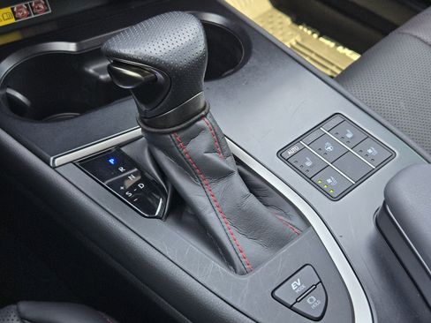 Used 2023 Lexus UX 250h F Sport FWD image 28