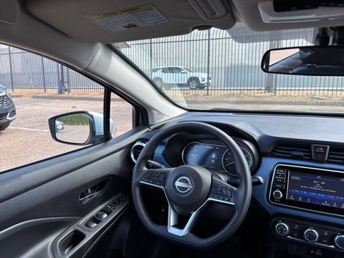 Used 2025 Nissan Versa SV FWD image 32