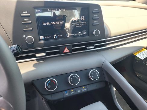 New 2026 Hyundai Elantra SE FWD image 19