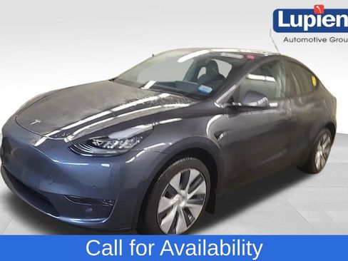 Used 2022 Tesla Model Y Long Range image 1