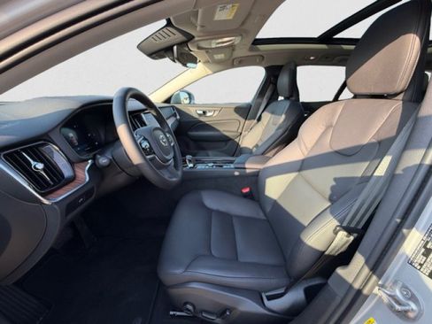Used 2025 Volvo V60 B5 Cross Country Plus AWD/4WD image 10