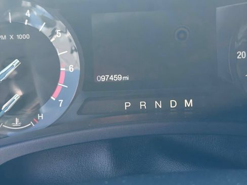 Used 2017 Ford Expedition XLT RWD image 5