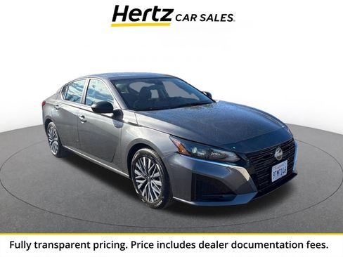 Used 2025 Nissan Altima 2.5 SV FWD image 1