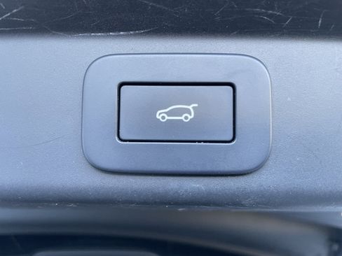 Used 2023 Land Rover Range Rover Sport SE image 38