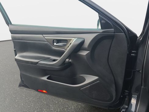 Used 2015 Nissan Altima 3.5 SL FWD image 26