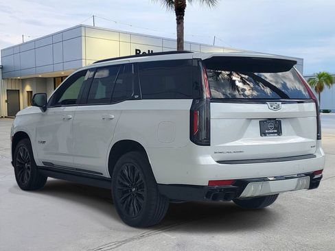 Used 2023 Cadillac Escalade V w/ LPO, ONYX Package AWD/4WD image 4
