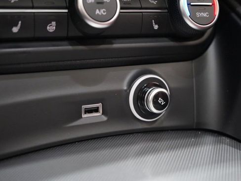 Used 2024 Alfa Romeo Stelvio Veloce image 27