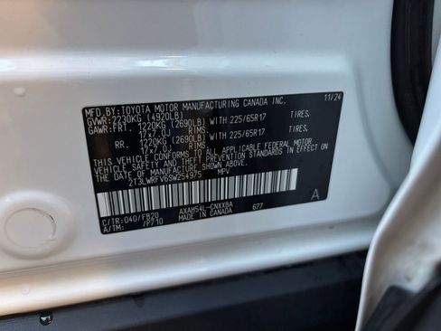 Used 2025 Toyota RAV4 LE image 29