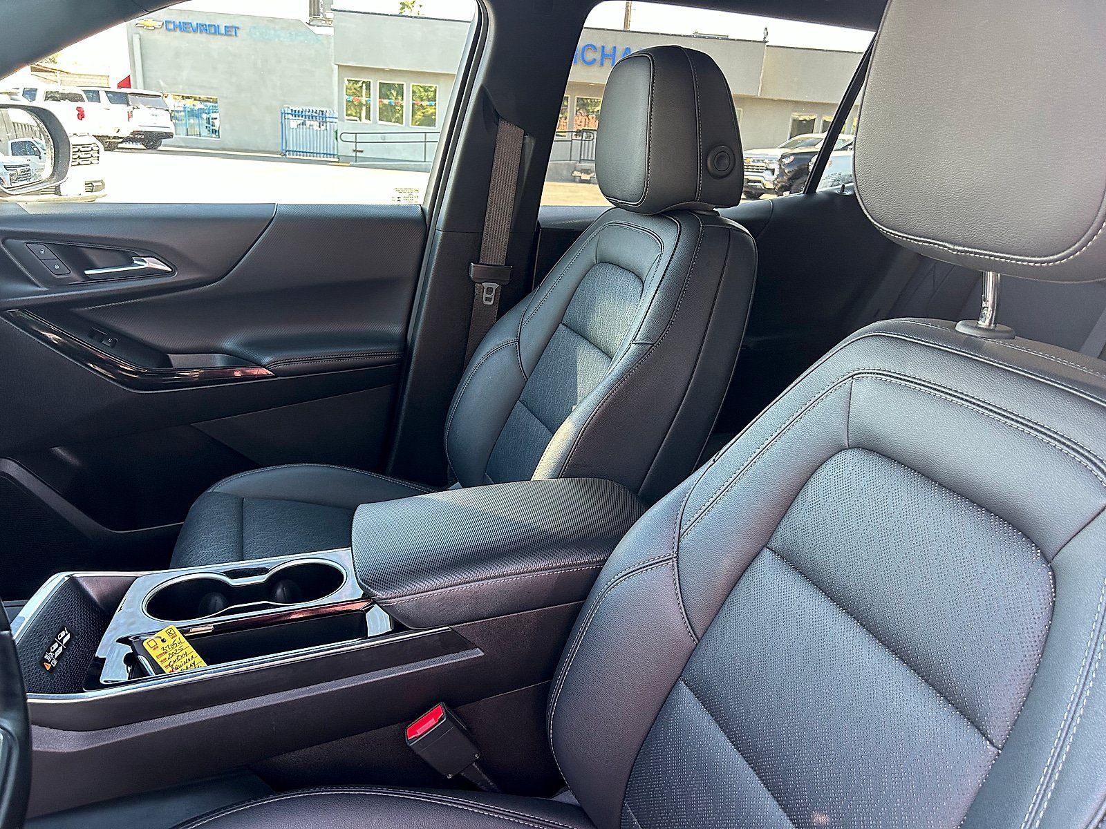 Used 2025 Chevrolet Equinox LT w/ Convenience Package II FWD image 10