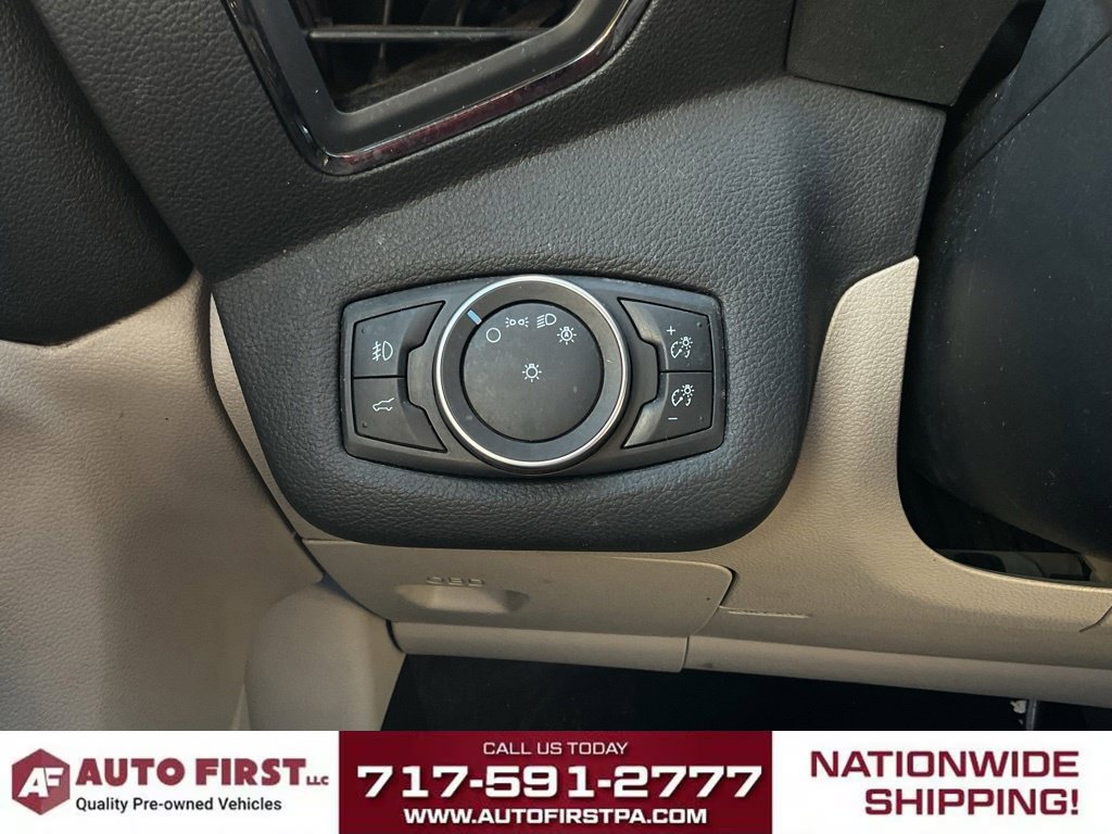 Used 2017 Ford Escape Titanium AWD/4WD image 21