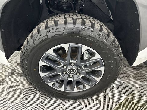 Used 2022 Toyota Tundra Limited AWD/4WD image 13
