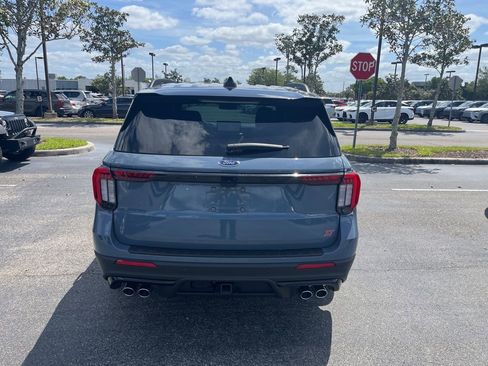 Used 2025 Ford Explorer ST image 5