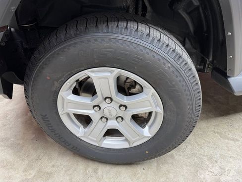 Used 2021 Jeep Wrangler Unlimited Sport image 30