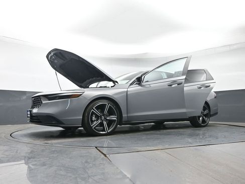 Used 2024 Honda Accord Sport image 40