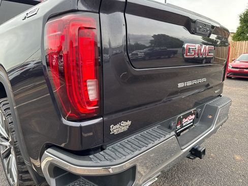 Used 2022 GMC Sierra 1500 SLT w/ X31 Off-Road Package AWD/4WD image 47