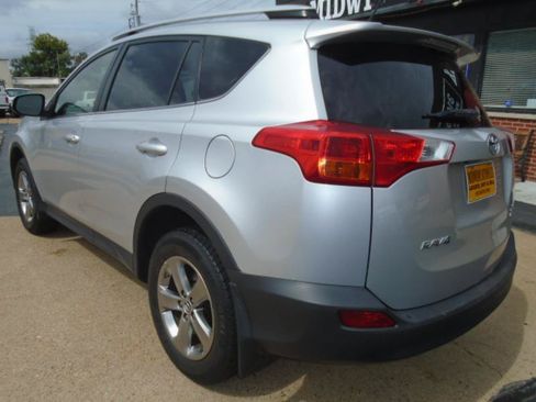 Used 2015 Toyota RAV4 XLE AWD/4WD image 6