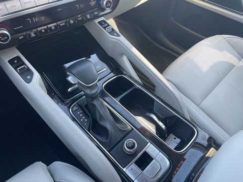 Used 2025 Kia Telluride SX image 19