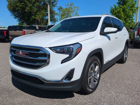 Used 2021 GMC Terrain SLT FWD image 2