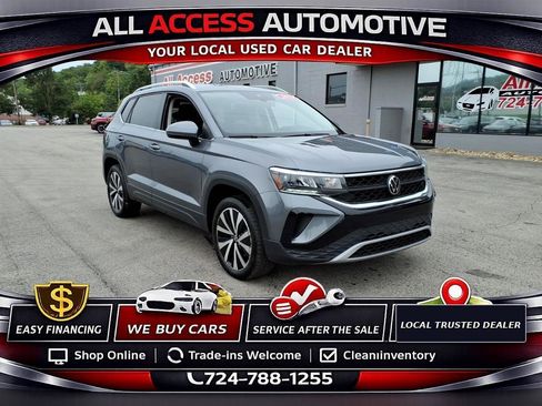 Used 2024 Volkswagen Taos SE FWD image 2