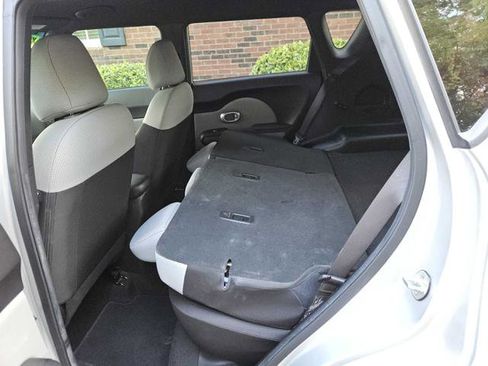 Used 2018 Kia Soul ! image 24