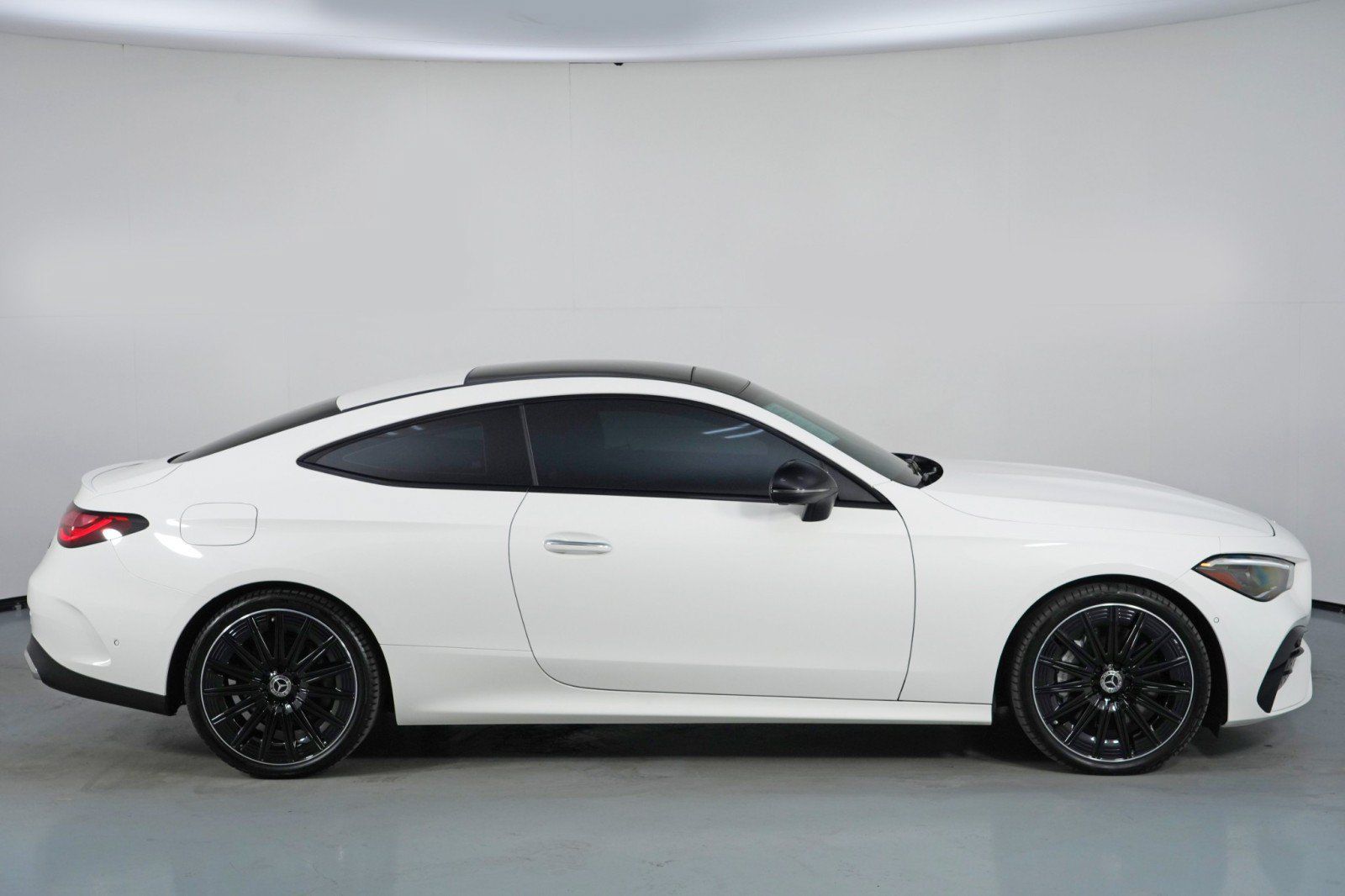 Used 2024 Mercedes-Benz CLE 450 4MATIC Coupe w/ Driver Assistance Package image 52