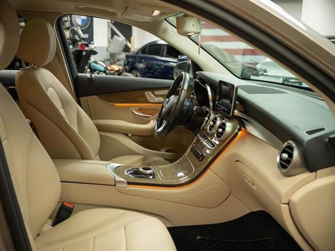 Used 2019 Mercedes-Benz GLC 300 4MATIC w/ Parking Assistance Package image 13