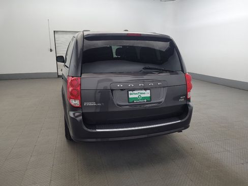 Used 2019 Dodge Grand Caravan SXT image 6