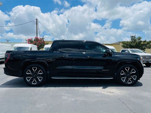 Used 2025 GMC Sierra EV Denali AWD/4WD image 3