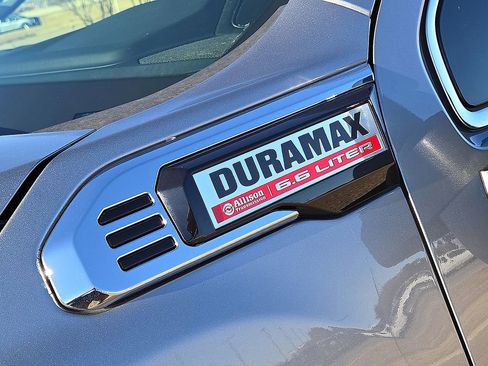 Used 2025 GMC Sierra 2500 SLT w/ SLT Premium Package image 11